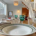 La Maison Des Rues Pavees Avec Jardin By La Boite En *