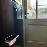 펜션 La Maison Des Rues Pavees Avec Jardin By La Boite En *