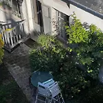 La Maison Des Rues Pavees Avec Jardin By La Boite En Senlis (Oise)