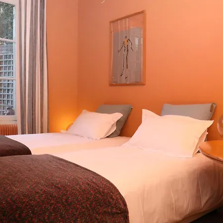 La Maison Des Rues Pavées Avec Jardin By La Boîte En Сasa de vacaciones *