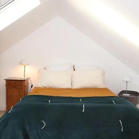 Сasa de vacaciones La Maison Des Rues Pavées Avec Jardin By La Boîte En *
