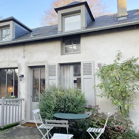 La Maison Des Rues Pavées Avec Jardin By La Boîte En