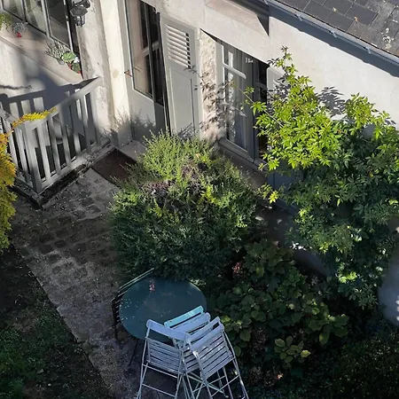 La Maison Des Rues Pavees Avec Jardin By La Boite En Senlis (Oise)