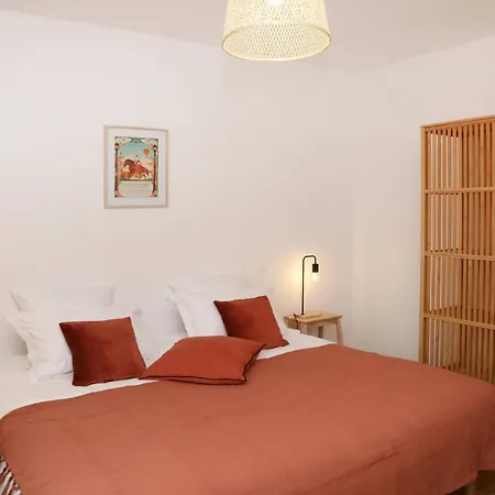 La Maison Des Rues Pavees Avec Jardin By La Boite En * Санлис