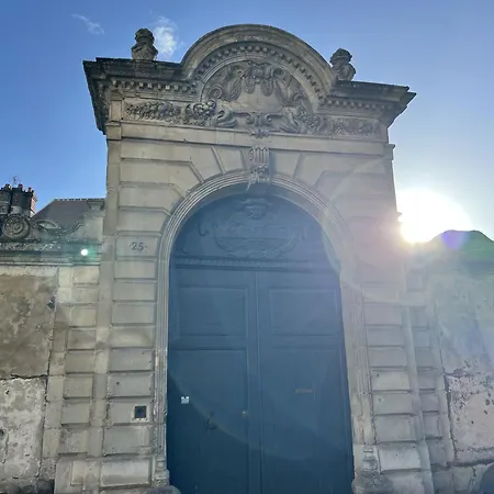 La Maison Des Rues Pavees Avec Jardin By La Boite En * Senlis (Oise)
